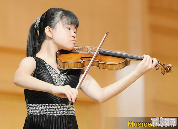 邵湛学习小提琴进步神速已能熟练演奏多首名曲